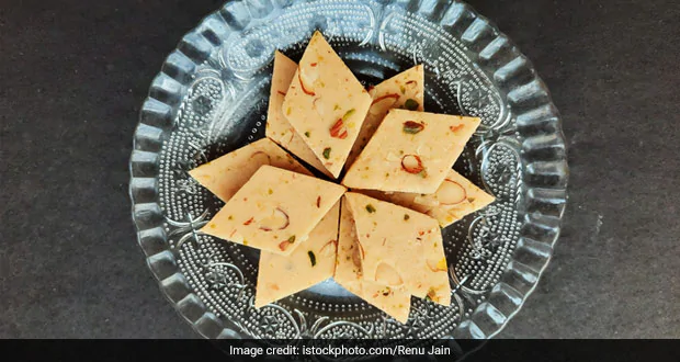 How Make Kaju ki Barfi? Step by Step Recipe | Lockdown Cooking