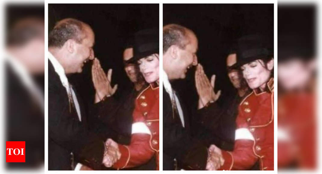 Did you know that Anupam Kher once broke barricades, jumped on the stage and hugged Michael Jackson when he visited India? | Hindi Movie News