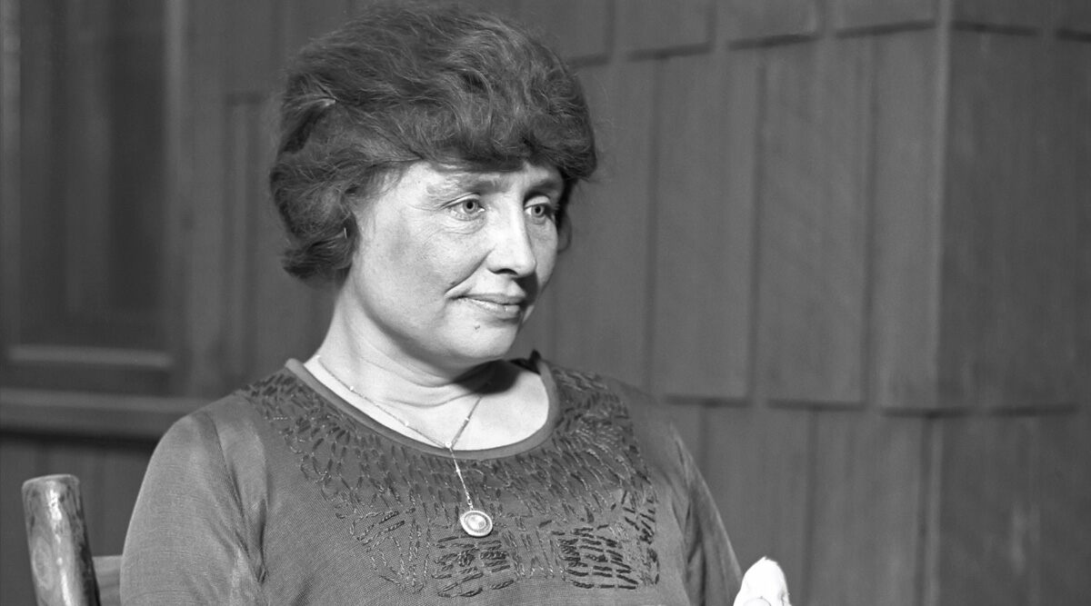 Helen Keller 140th Birth Anniversary: 16 Incredible Facts About the Deaf-Blind American Author That Will Inspire You to Achieve Your Dreams Despite All Odds