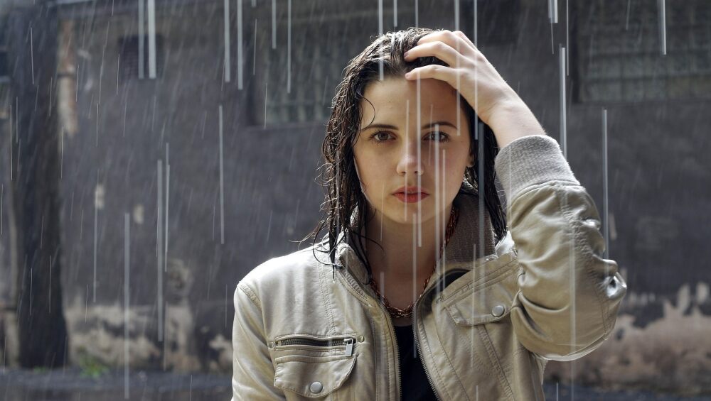 How to Prevent Excessive Sweating During the Monsoon Months? Hacks to Avoid Becoming a Sweaty Mess in the Rainy Season!