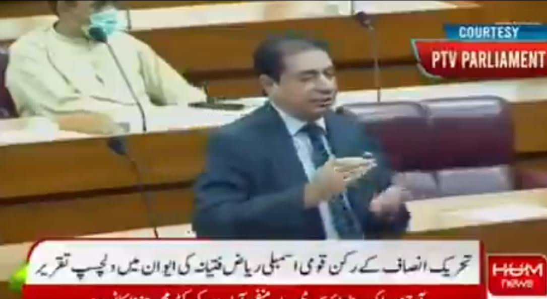 Pakistan MP Riaz Fatyana Comes Up with Solution to Combat COVID-19 And Locust Attack, Says 'Eating Tiddi Can Cure Coronavirus', Watch Video