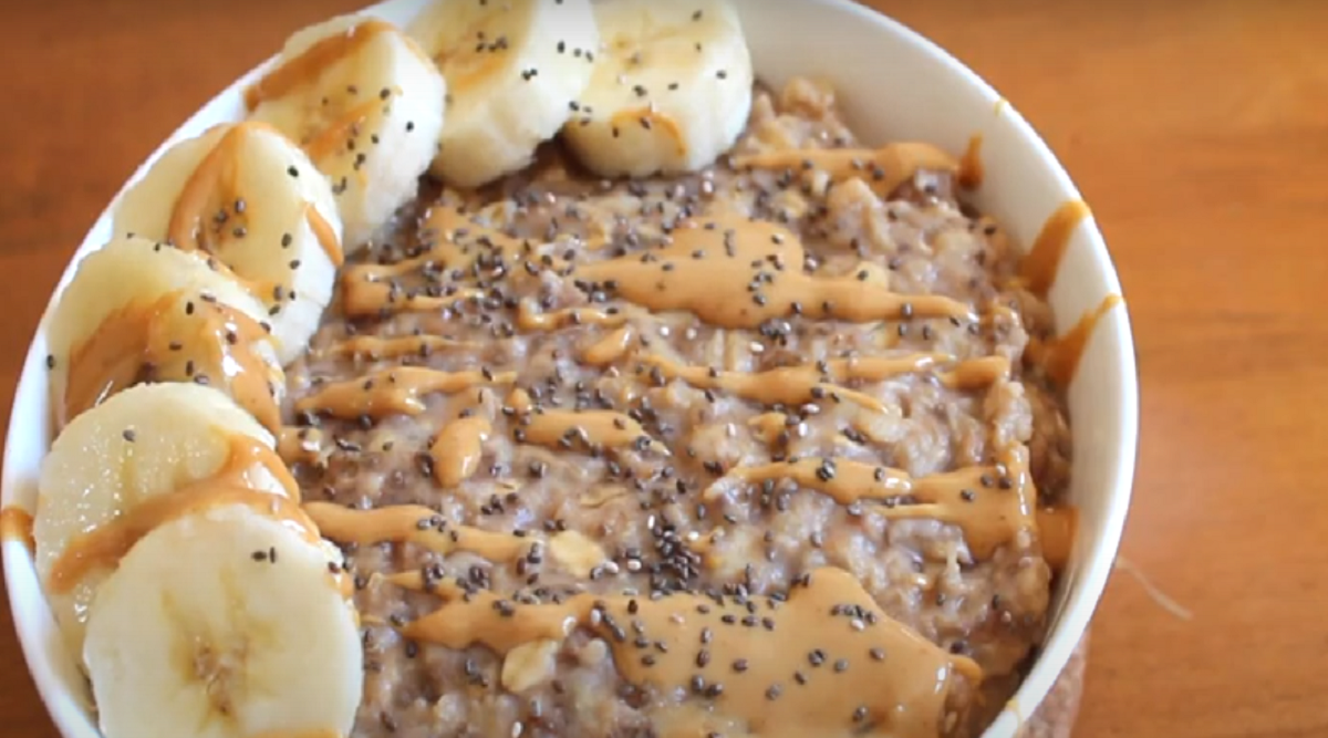 Peanut Butter Oatmeal For Weight Loss: Here’s The Protein-Rich Breakfast Recipe For Vegans & Vegetarians (Watch Video)