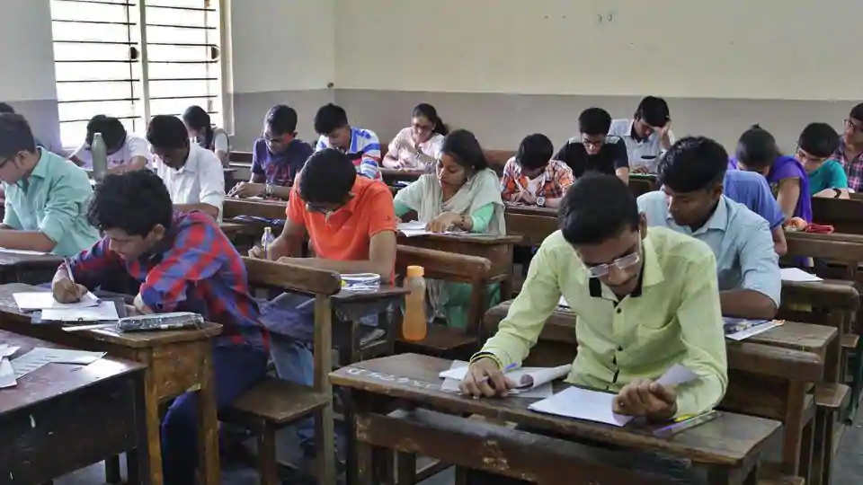 AKTU final year exams from Sept first week with MCQ pattern and truncated timings - education