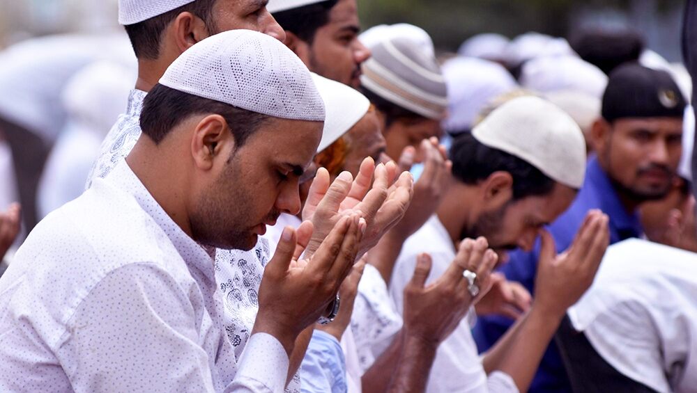 Eid-ul-Azha 2020: Karnataka Wakf Board Permits 'Namaz' in Mosques on Bakrid Under COVID-19 Guidelines