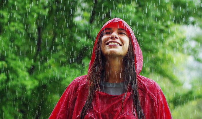 How to Keep Your Skin Healthy And Glowing During Rainy Season