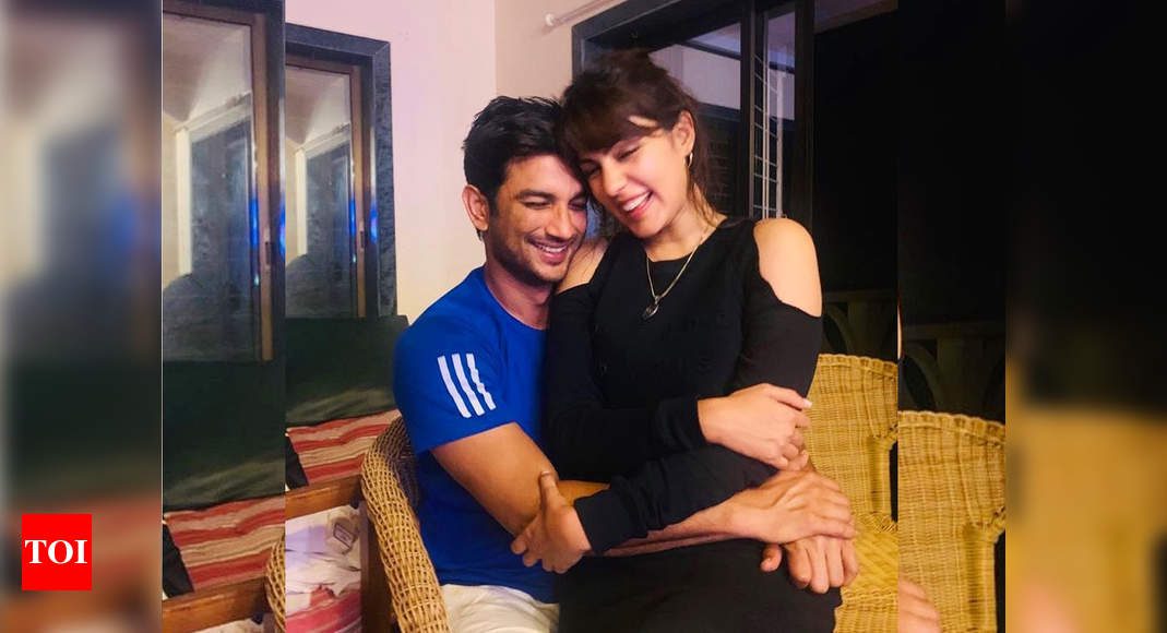 Sushant Singh Rajput's father files FIR against the late actor's girlfriend Rhea Chakraborty for abetment of suicide | Hindi Movie News