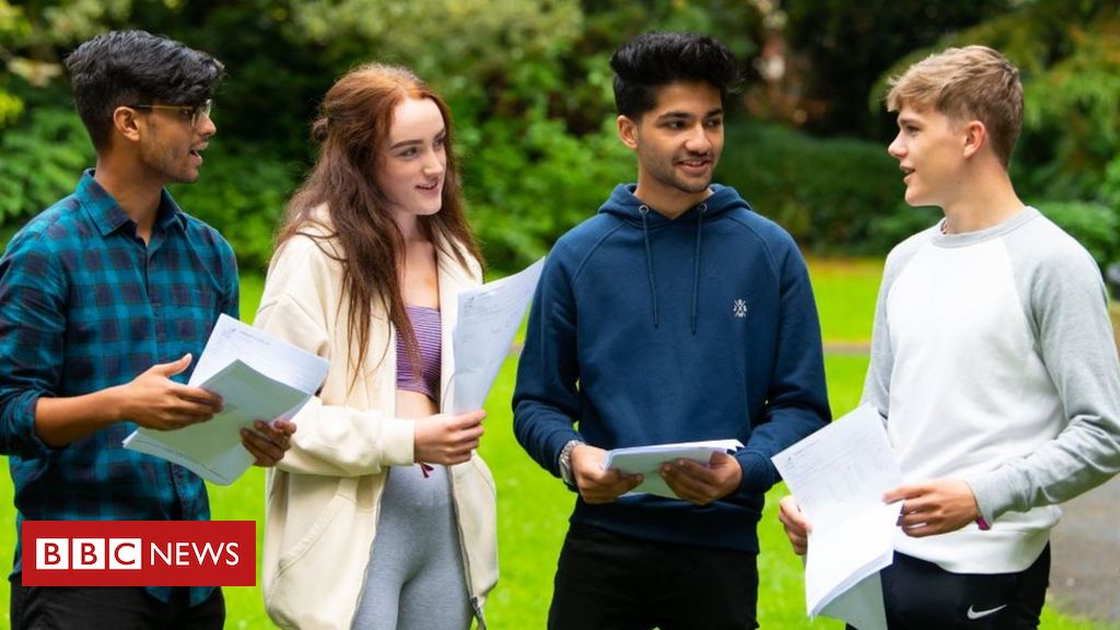 A-levels in Wales: Minister makes pledge on this year's grades