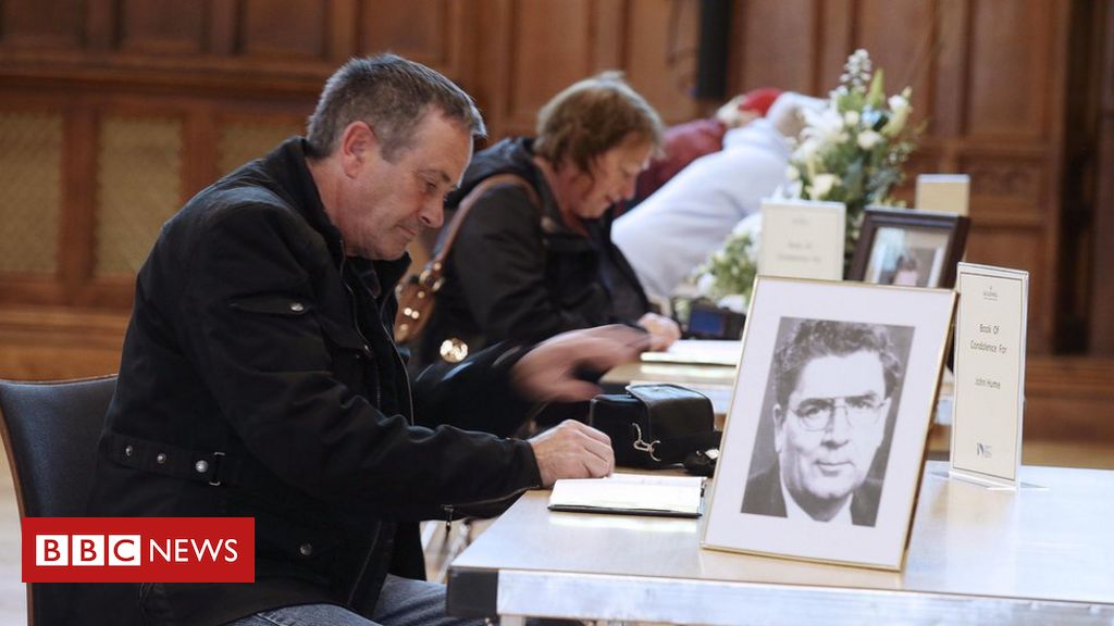 John Hume: Family ask mourners to light a candle at home