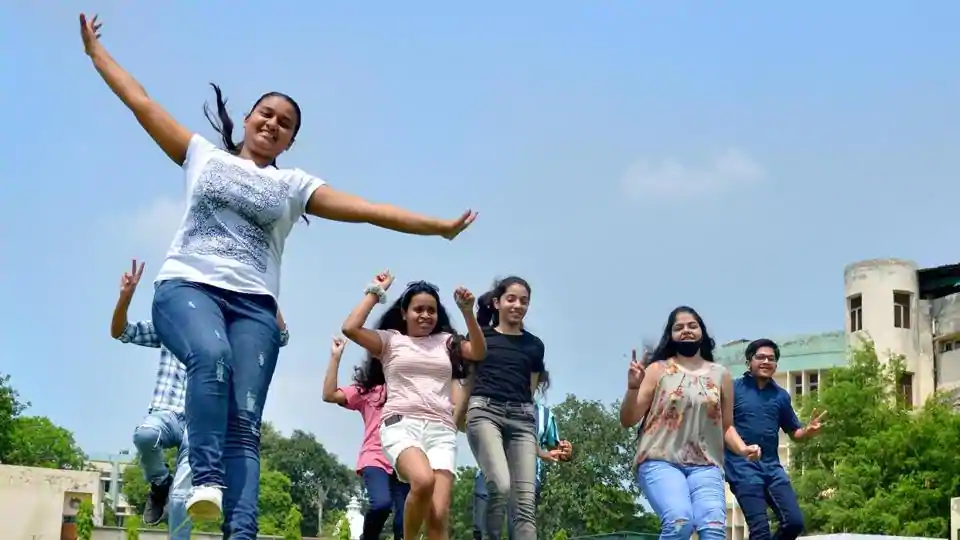 Karnataka SSLC 10th Result 2020 LIVE Updates: KSEEB class 10th results declared, check scores here - education