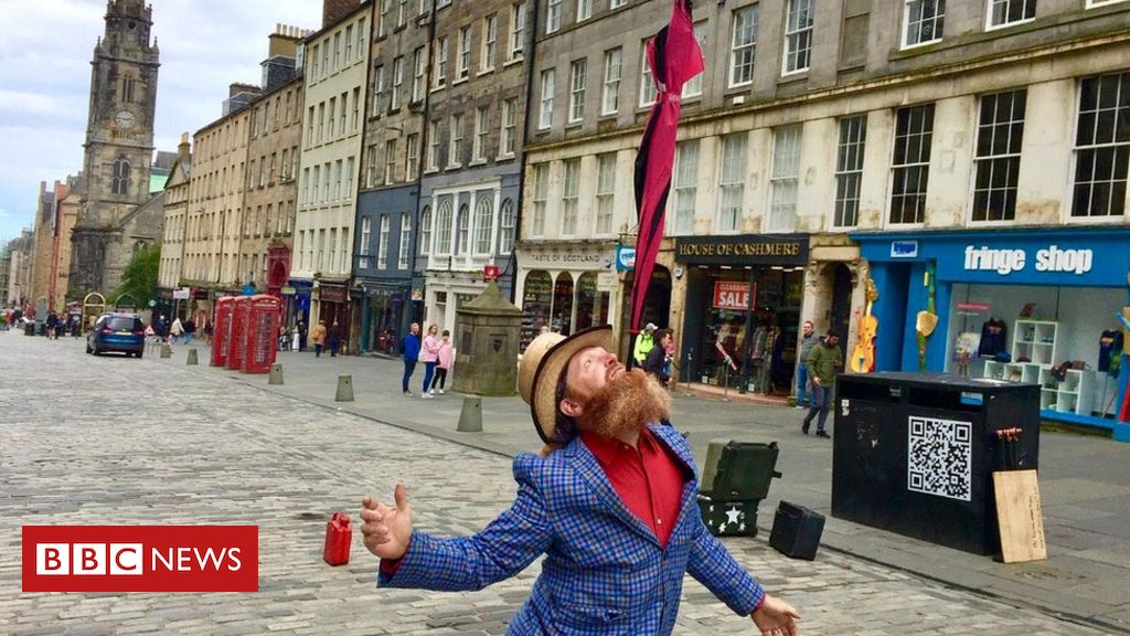 What was Edinburgh's Royal Mile like without the festivals?