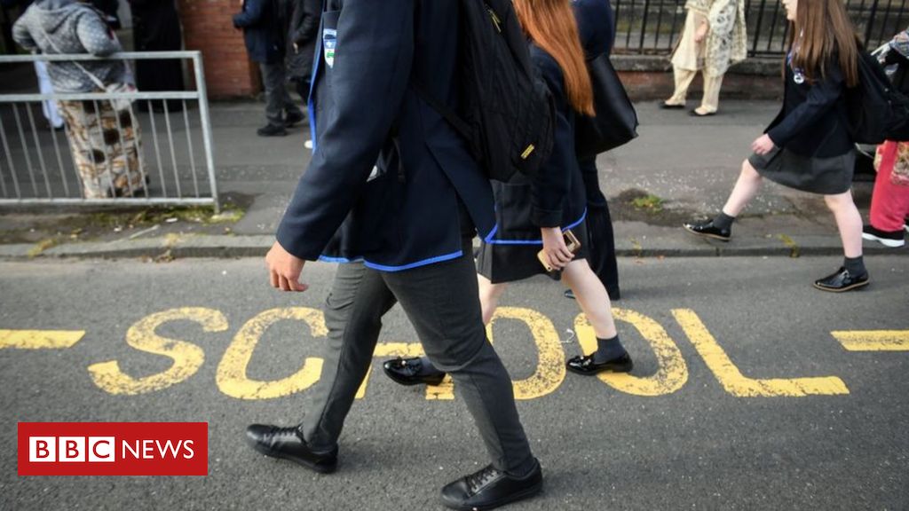 Tens of thousands of Scottish pupils absent from school
