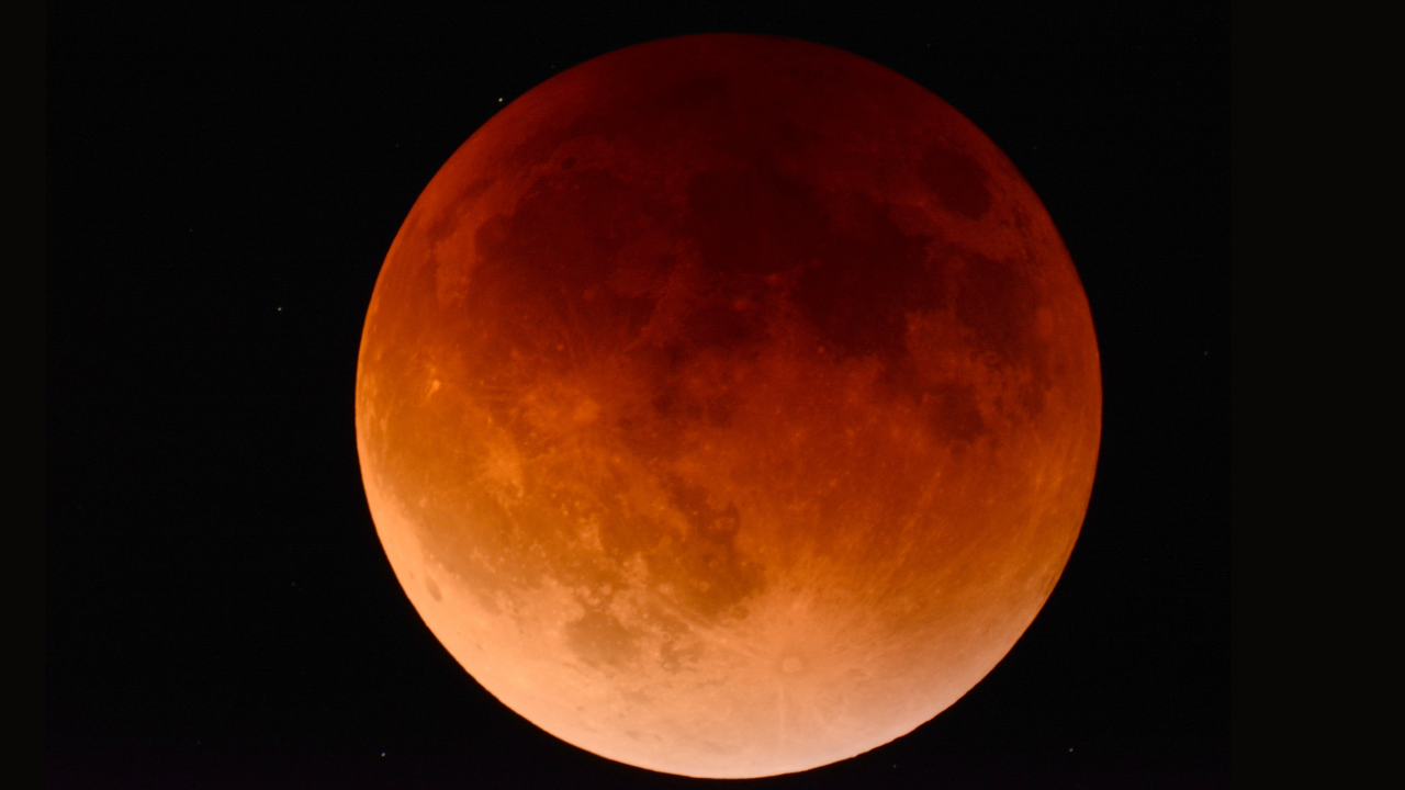 Chandra Grahan 2020: know at what time and where you will be able to see the last Lunar Eclipse of this Year