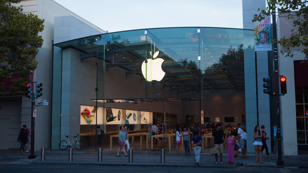 تم إغلاق متاجر Apple Store مؤقتًا في ولاية كاليفورنيا بسبب زيادة حالات الإصابة بفيروس Covid