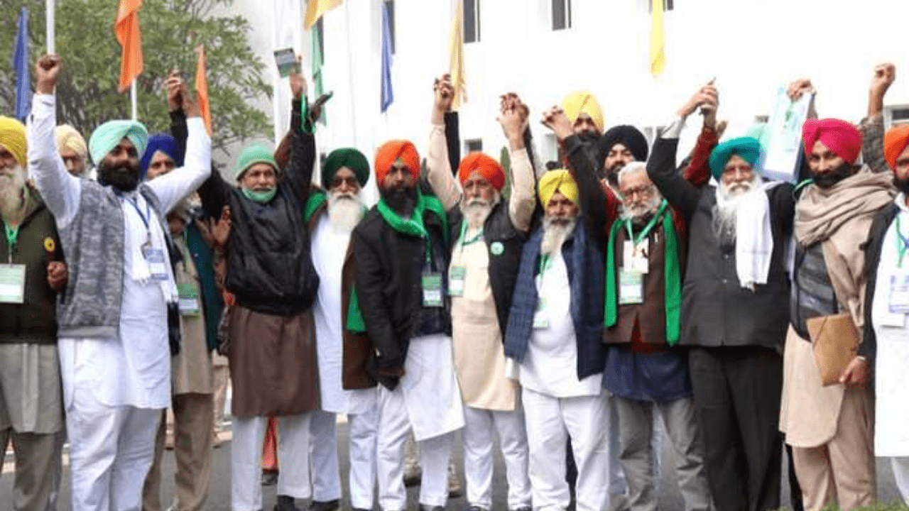 Protesting farmers will take out "Tiranga Rally" on Independence Day