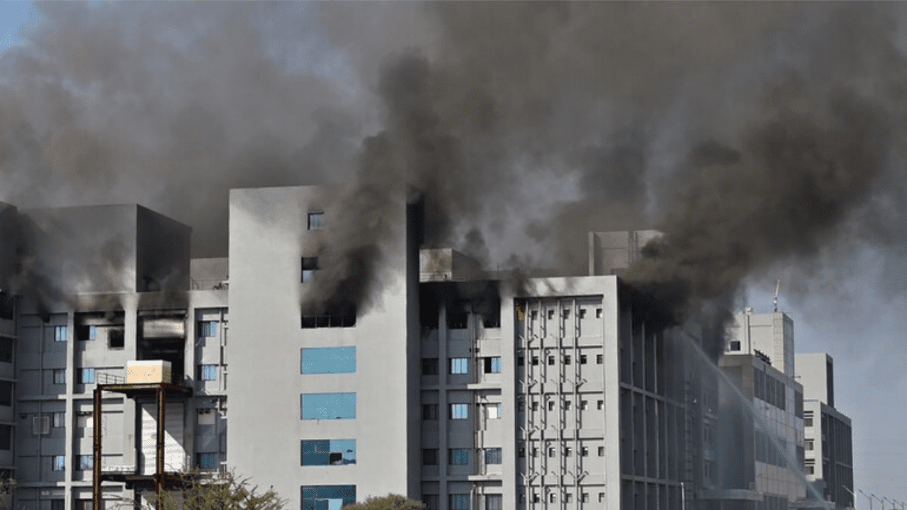 Fire in Serum Institute of India in Pune, Corona vaccine is being made here