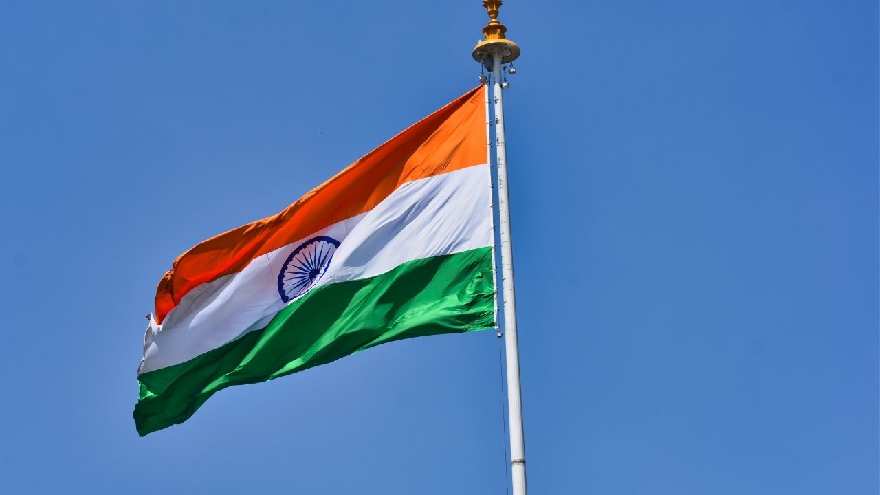 Cutting cake with tricolor and Ashoka chakra is not an insult: Madras High Court