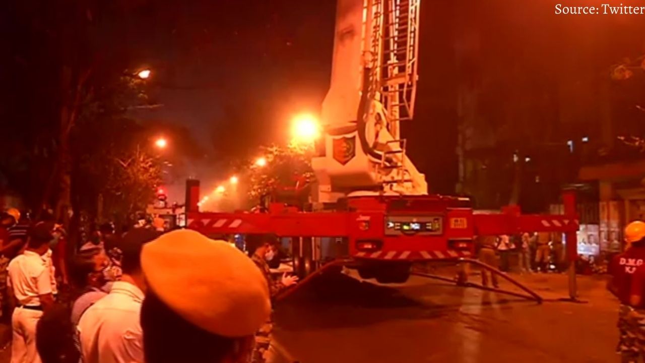 Kolkata: 9 killed, including firefighters in building fire; Mamata Banerjee arrives at midnight; PM Modi also announces help #KolkataFire