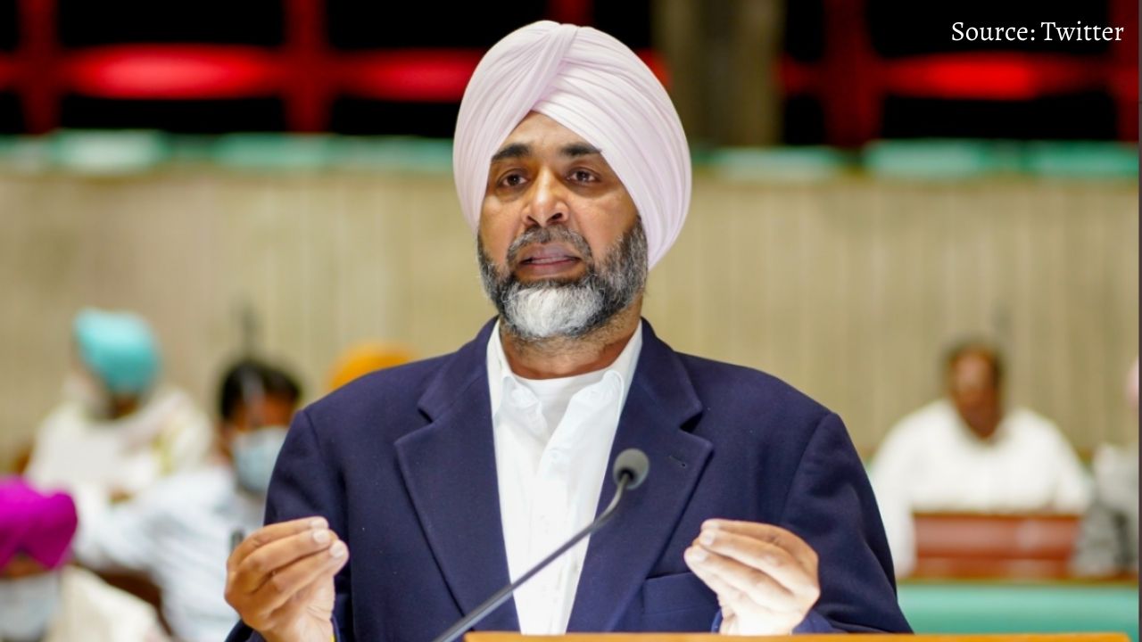 Punjab Finance Minister Manpreet Badal in the grip of Corona presented the budget a few days ago