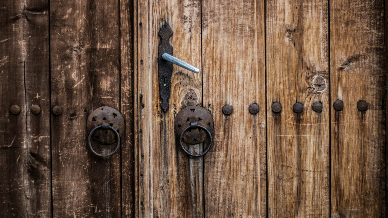 How to repair a solid wood door: A step by step guide