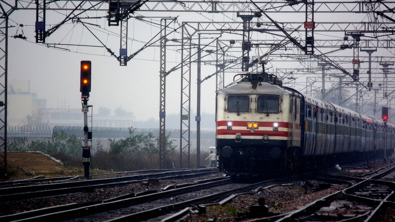 Indian Railway: These new trains including Gatiman will run from 1st April