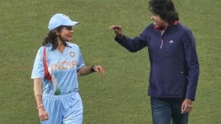 Anushka Sharma to play lead role in Jhulan Goswami's biopic, photo in blue jersey goes viral
