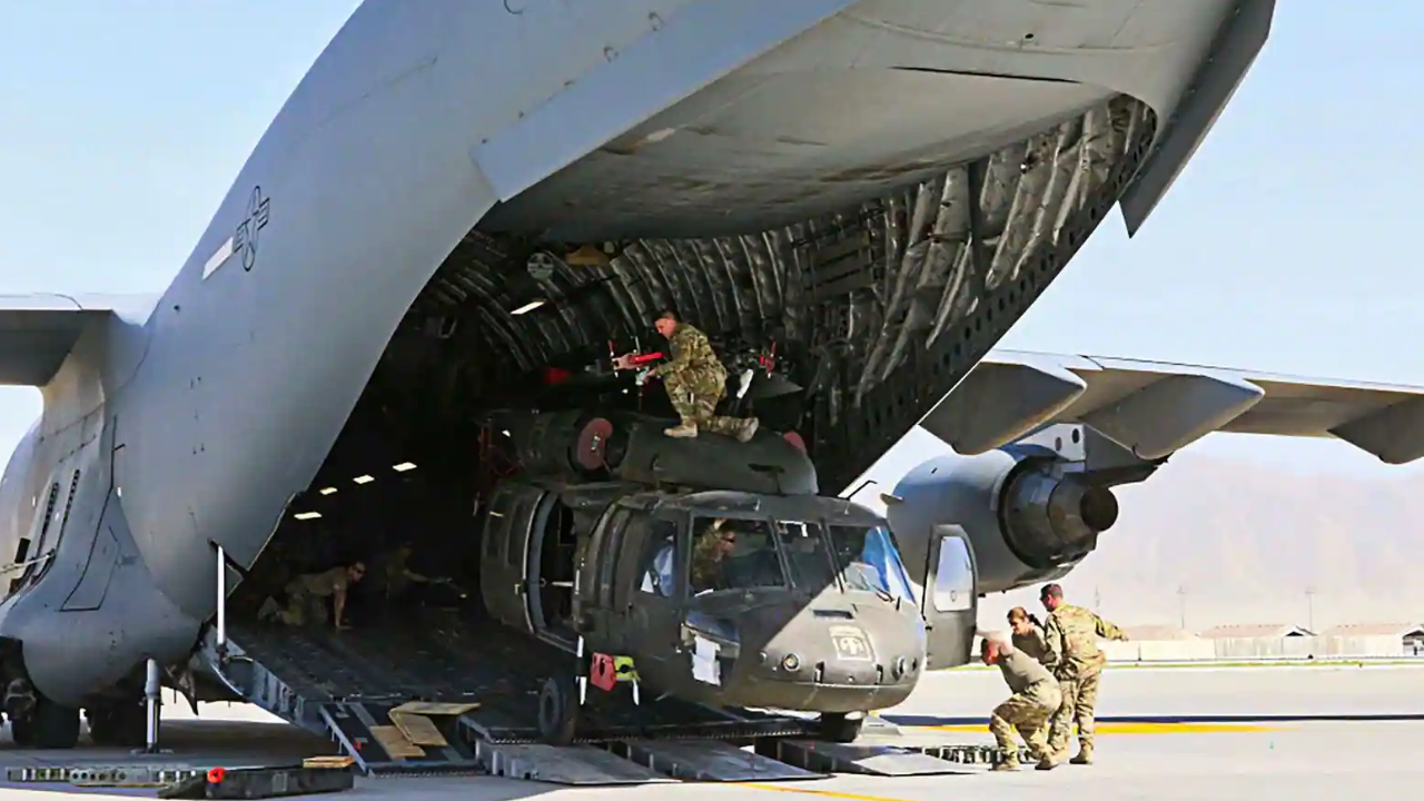 الجيش الأمريكي يغادر مطار باغرام بعد 20 عاما