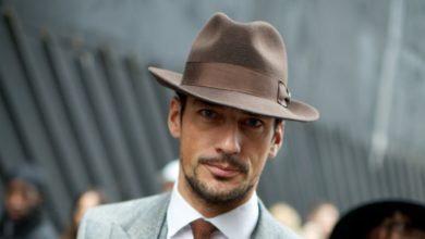 كيف يمكنك ارتداء قبعة فيدورا: أفضل دليل لأسلوب الرجال