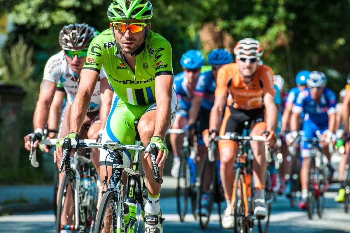 كيف يساعد ركوب الدراجات كرياضة الإنسان على عيش حياة صحية؟