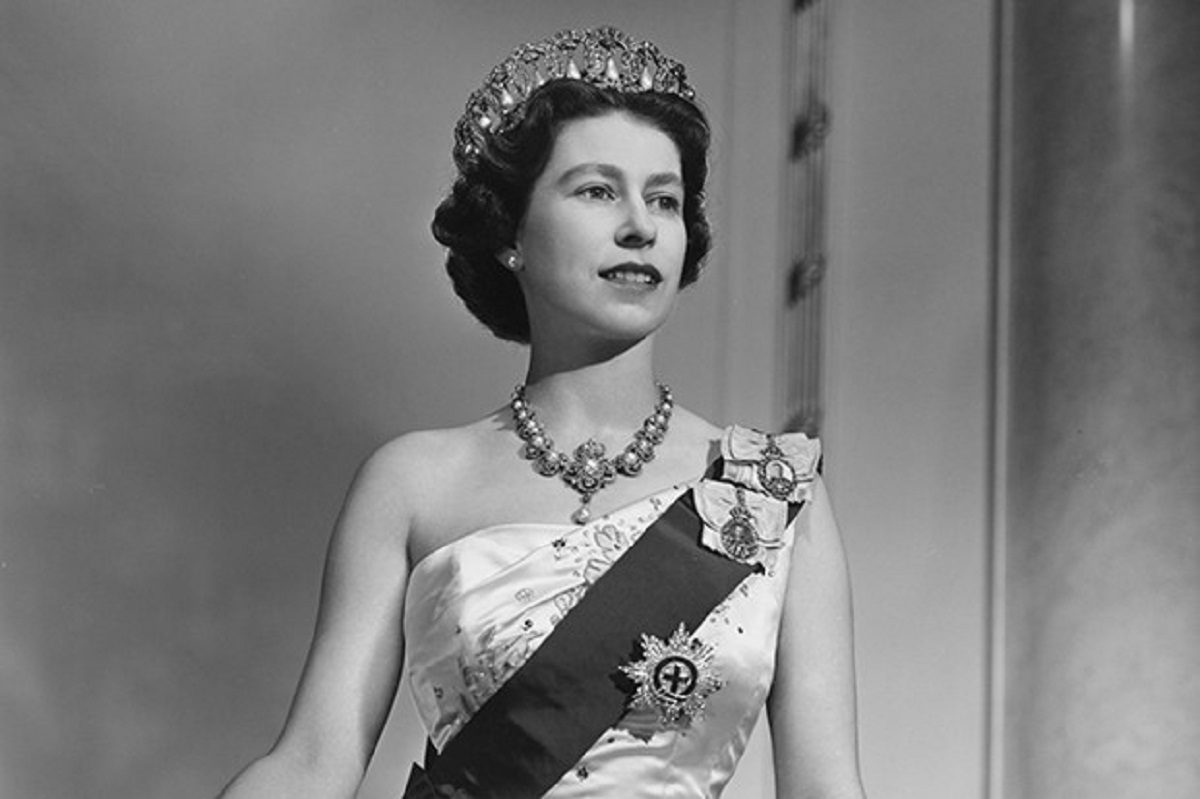 Happy 96th Birthday Elizabeth II, The Queen Who Gets England Going: Pics
