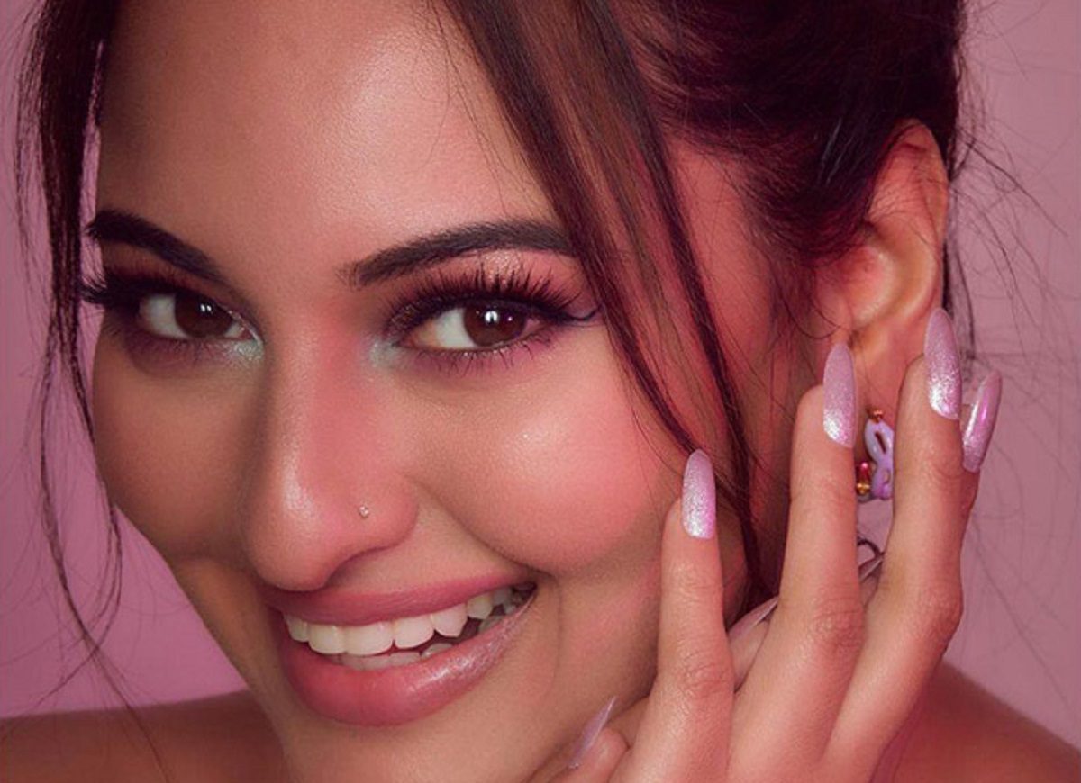 Sonakshi Sinha Post Pictures From The Launch Of Her Stick-On-Nail Brand 'SOEZI'