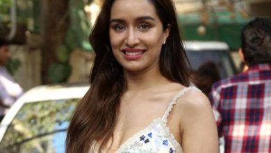 Shraddha Kapoor Sexy Pictures: Slaying in Her Orange Outfit, Looking Tropical