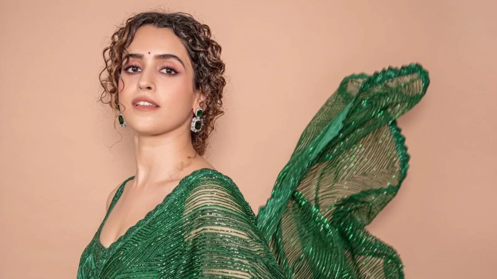 Sanya Malhotra Bikini Pictures: Fans Go 'Wow' After Seeing Her Black And White Post On Instagram And Twitter