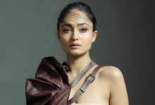 Tridha Chowdhury Hot Bikini Pictures: ممثلة 'Aashram' تجذب الانتباه بمظهرها المثير