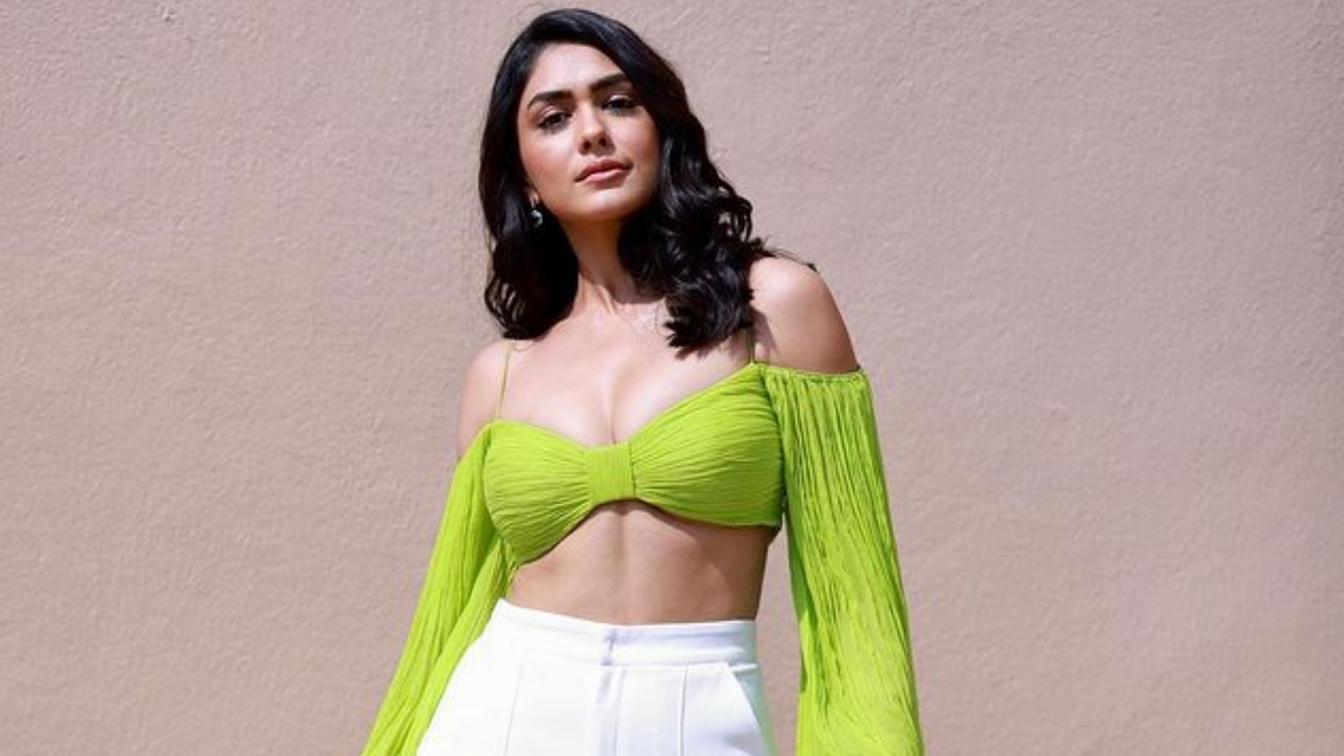 Mrunal Thakur Birthday: 6 Times the 'Jersey' Actress made fans go wow with hottest pics