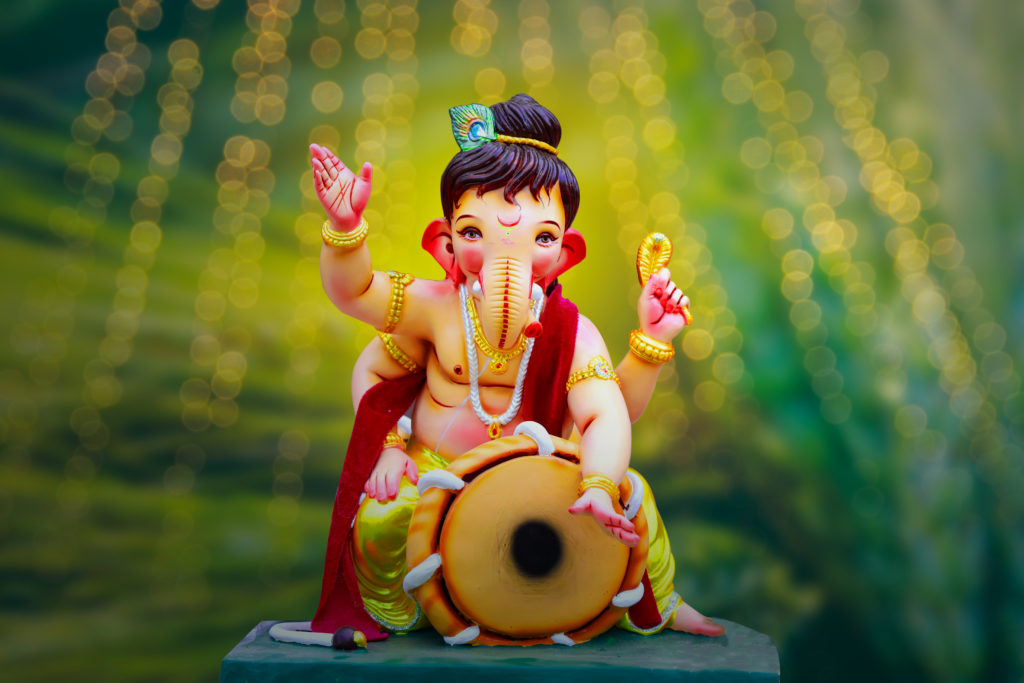 Best Ganpati Bappa DP & HD Wallpapers for mobile and PC to use on Ganesh  Chaturthi 2022: Lord Ganesha Profile Pictures for WhatsApp, Instagram, and  Facebook