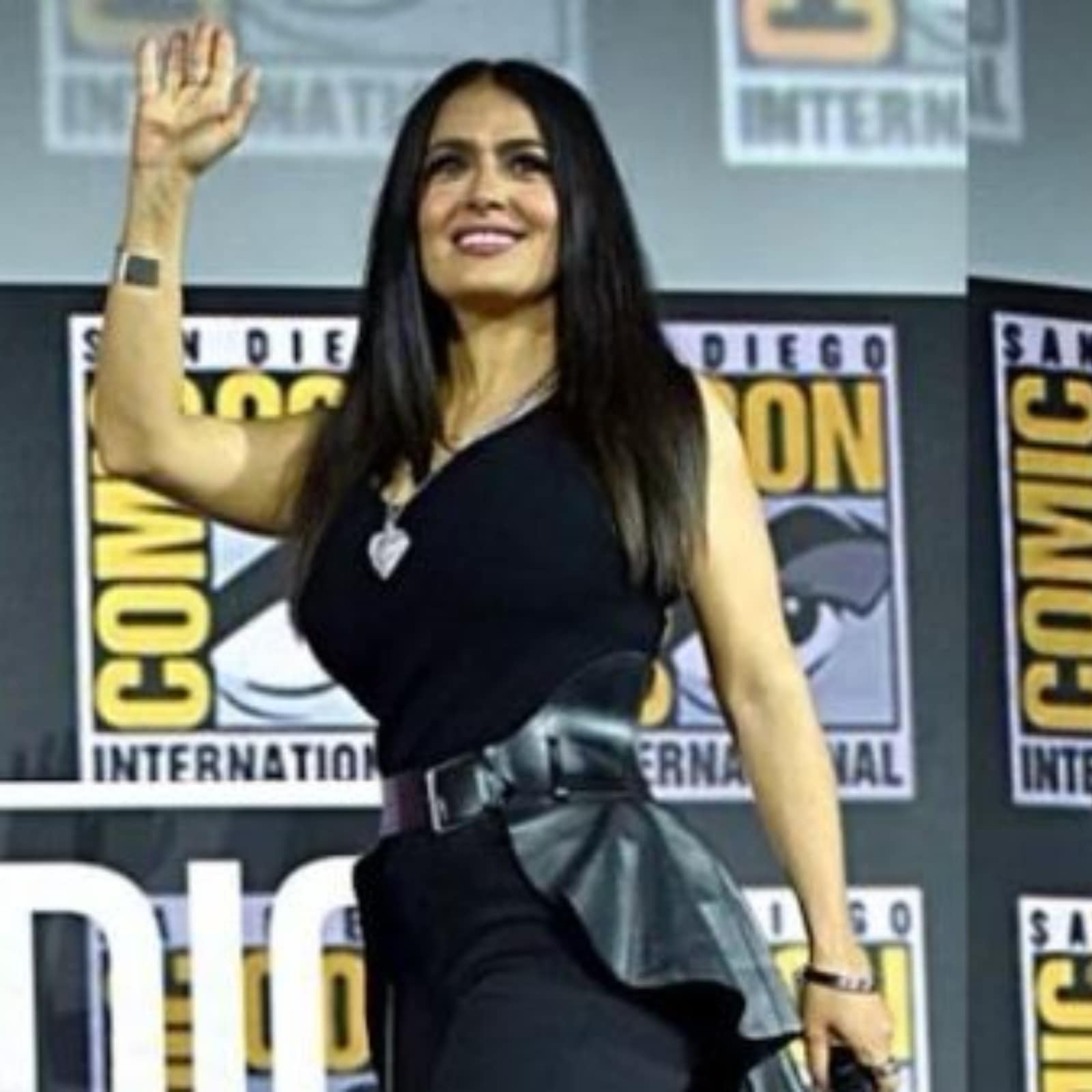Happy Birthday Salma Hayek: 6 Hottest Pics of the infamous Mexican-American actress