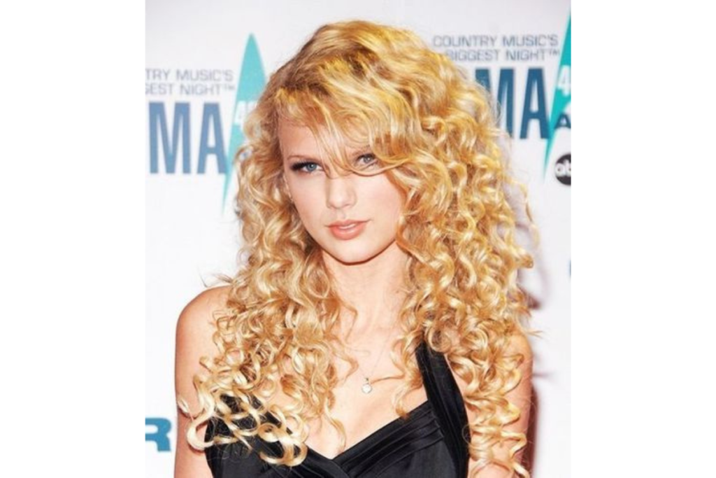 Taylor Swift Curly