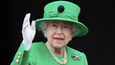 Wie zal koningin Elizabeth II opvolgen en de kroon ontvangen die bezet is met Kohinoor-diamanten?
