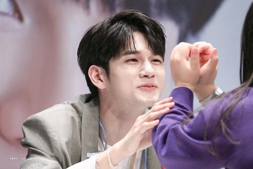Ong Seong Wu Biography [2022]: Age, Height, Net Worth, Girlfriend, Family, and Popular Songs