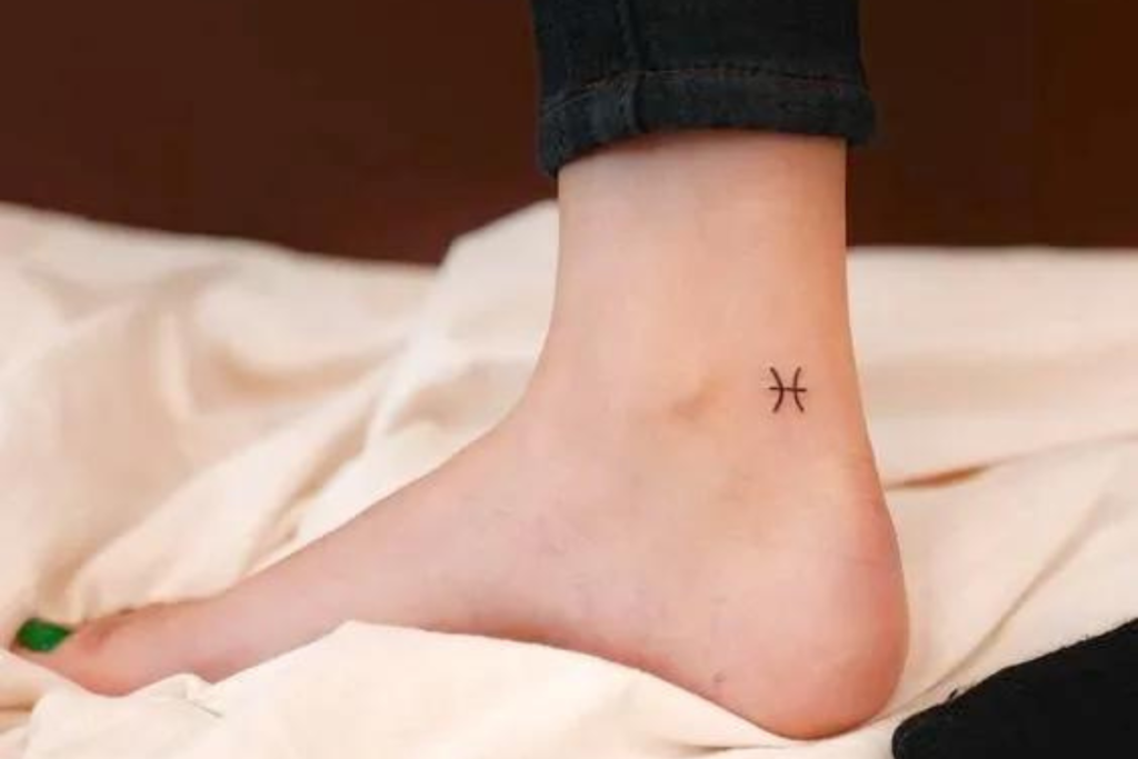 Pisces Tattooo For Leg