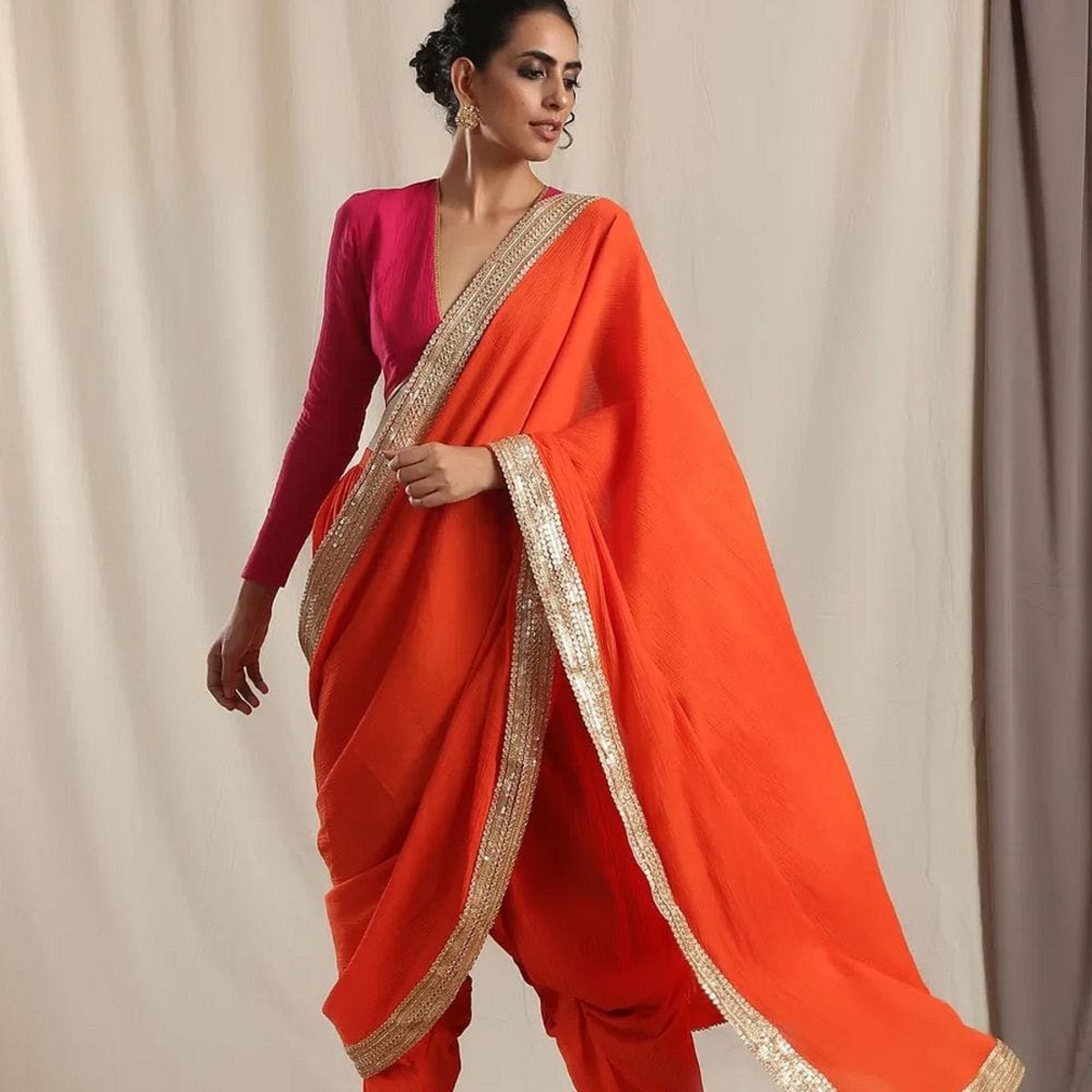5 Ways To Dress Your Ethnic Saree With An Festive Twist To It