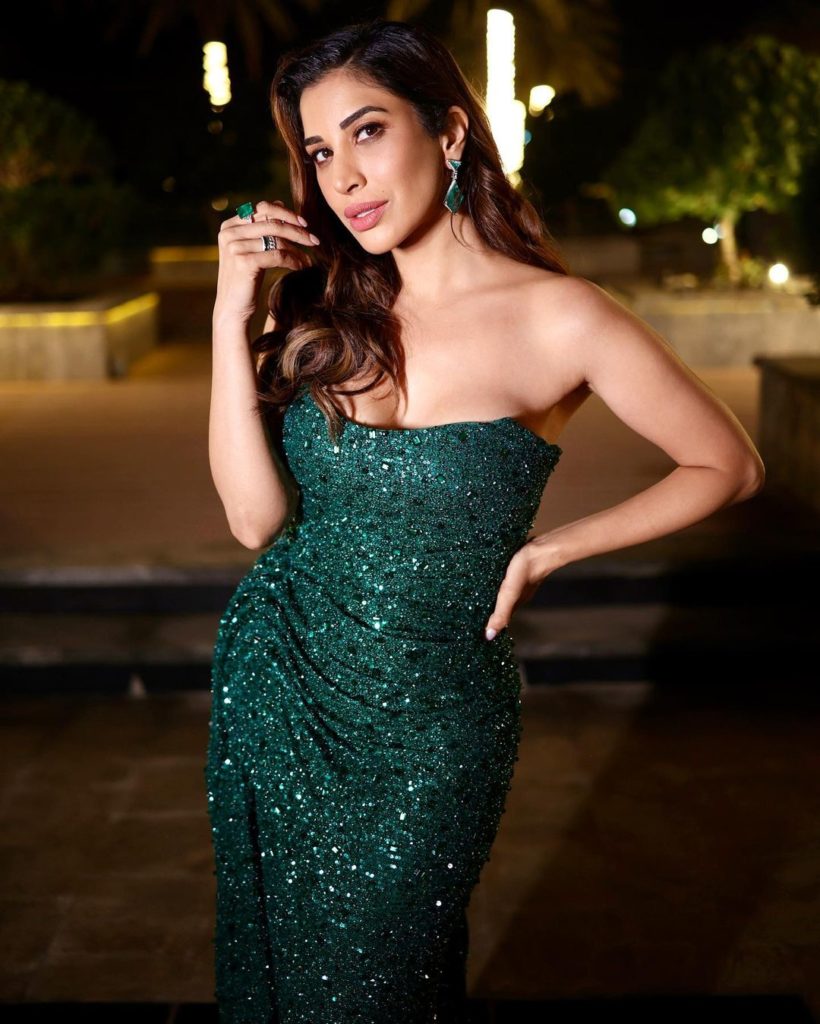 sophie choudry hot
