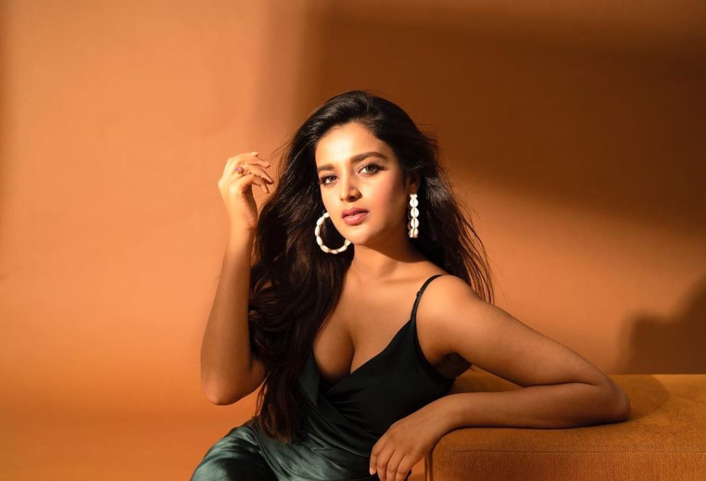 Hot Telugu actress 