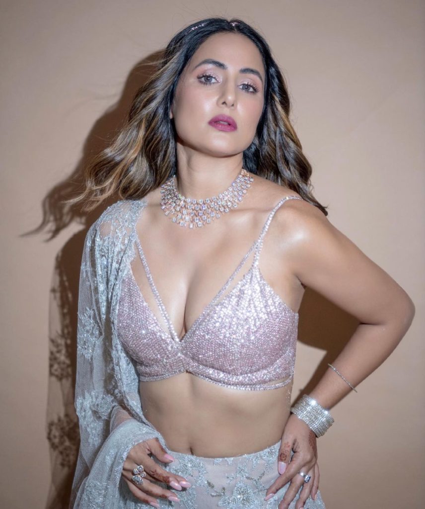 Hina Khan sexy