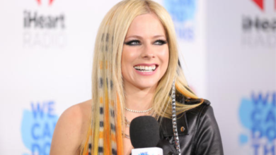 Avril Lavigne کی تبدیلی کی سازش تھیوری - وضاحت کی گئی۔