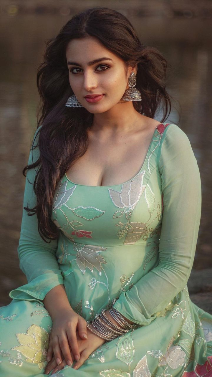 Hot Pakistani Actress