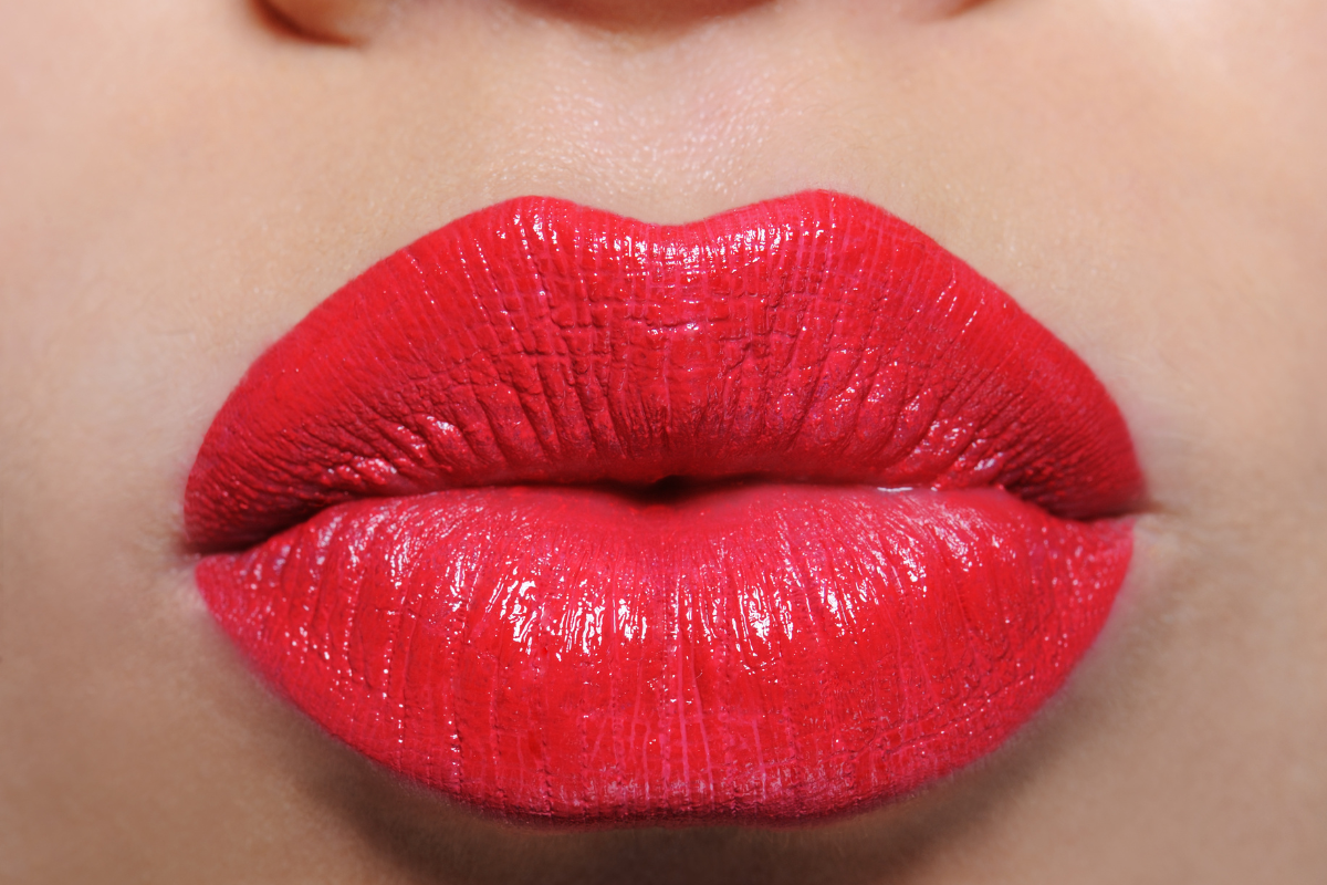 The Classic, 'Bow Lips' Trend Is Back, Here's How You Can Get The Shape