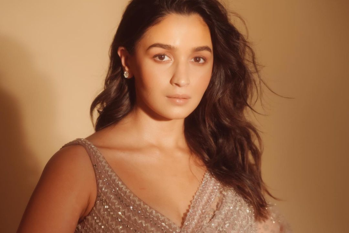 5 Times Alia Bhatt Caught Attention In Her Exotic Traditional Bo*ld Saree Looks