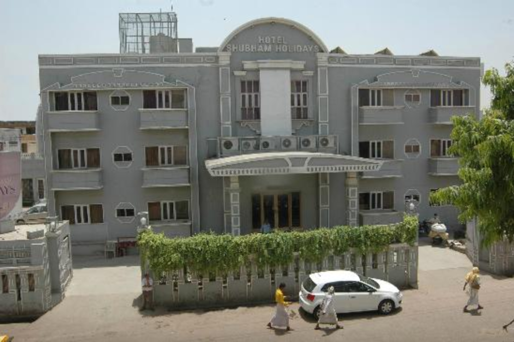 Hotels in Vrindavan near Banke Bihari Temple