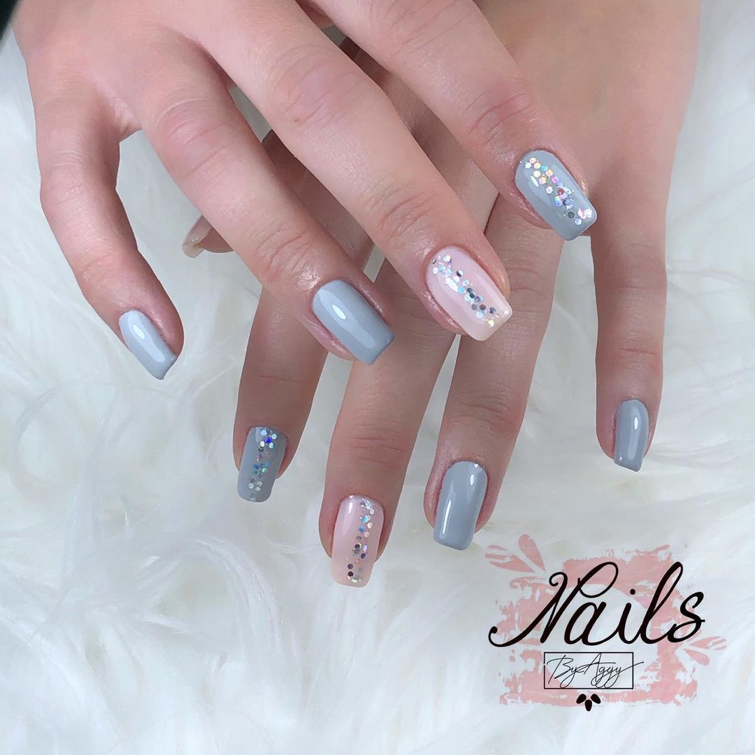 Grey and pink nails